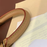  Clean-Lined everyday bag front view 7