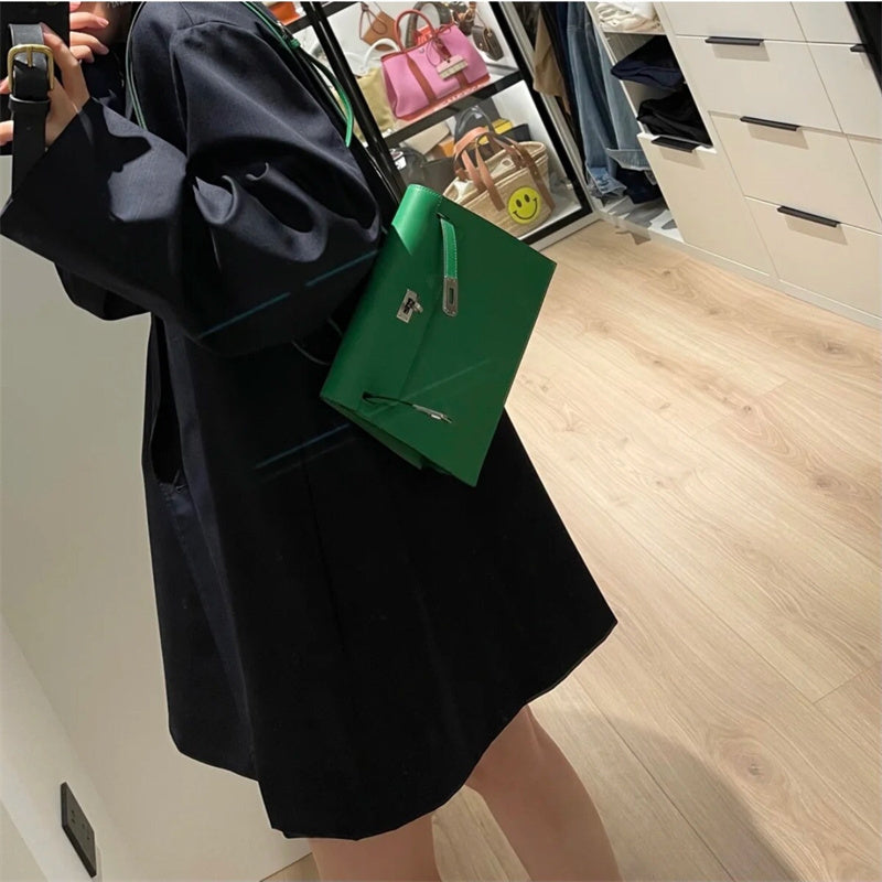  Structured tote bag front view 7