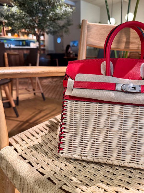 Side view of fluid structured handbag