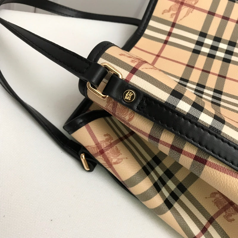 Ziva's Charm handbag – interior view (one versatile size)