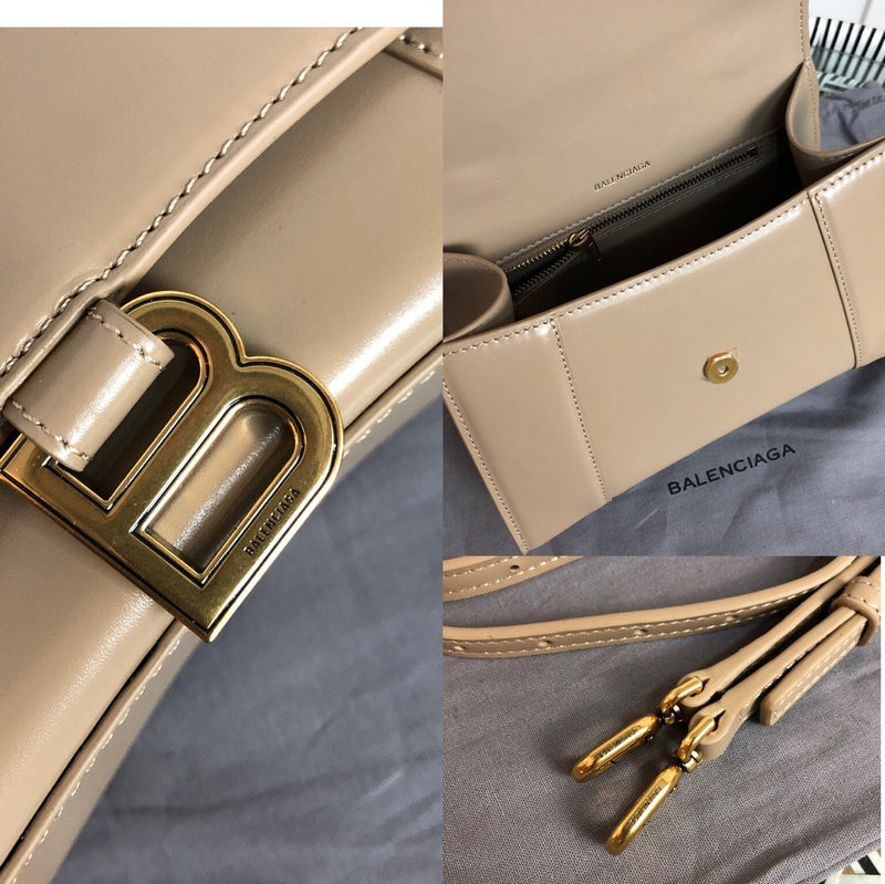 Side profile of modern statement women's handbag – women's luxury handbag