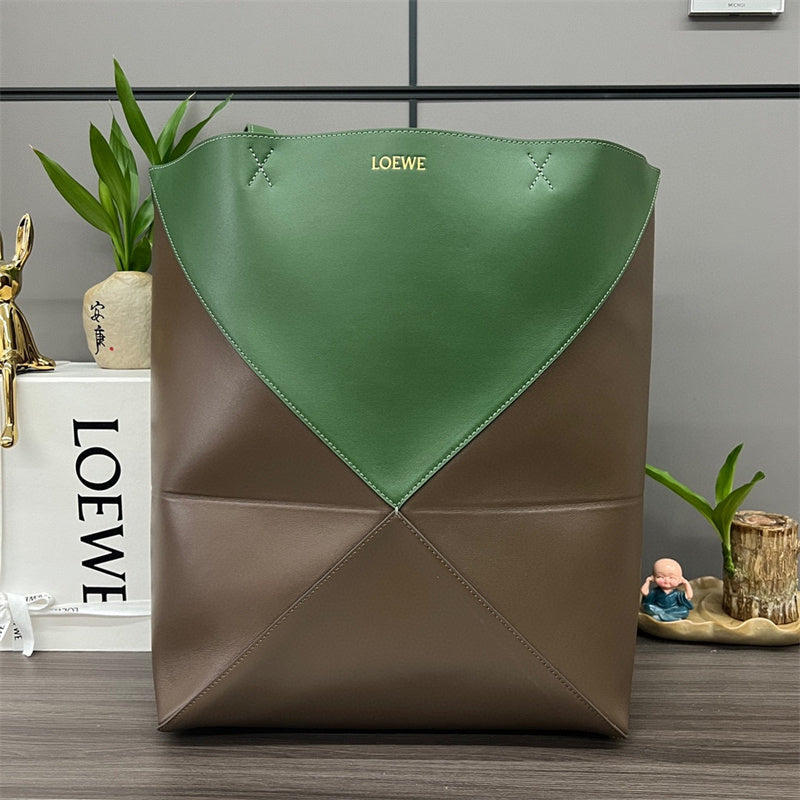 Ziva's Charm handbag – detail view (42cm*18cm*41cm)