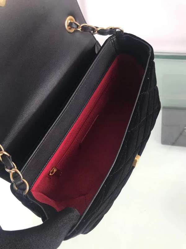 Zivas Charm Understated Luxury Fashion Handbag (Designer-Inspired Craftsmanship) – Lifestyle Shot