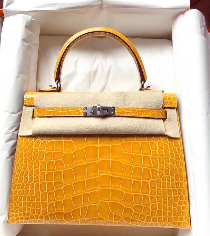  shopper bag interior and compartment view 15