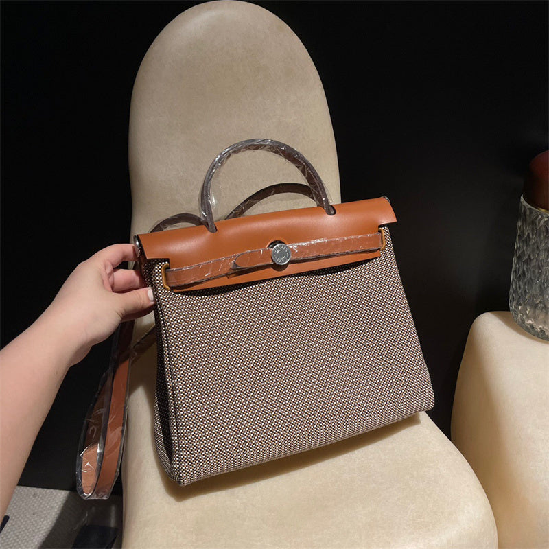  everyday bag interior and compartment view 27
