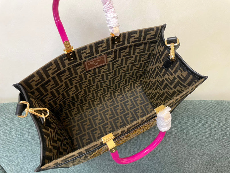 Ziva's Charm handbag – carry view (35cm*17cm*31cm)