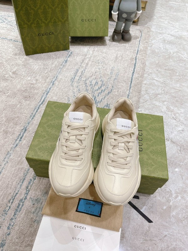 Gucci classic monochrome luxury sneakers view 8 retro runner design