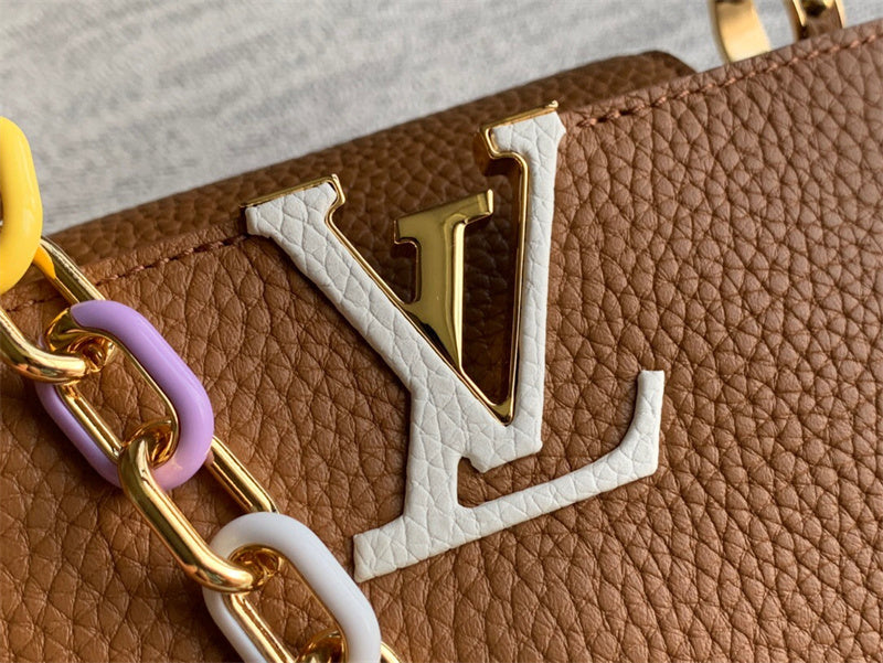  structured bag close-up of hardware and finish 23