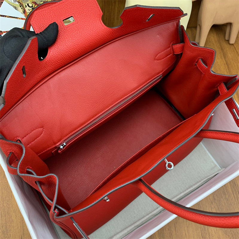  elegant everyday bag styled with outfit