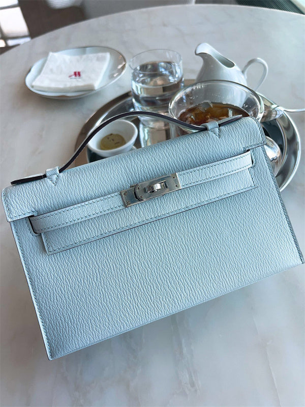  Signature carryall bag front view 7