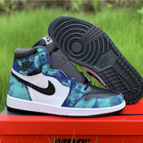 Nike Men's & Women's Premium Low-Top Trainers — Style 121 detail view