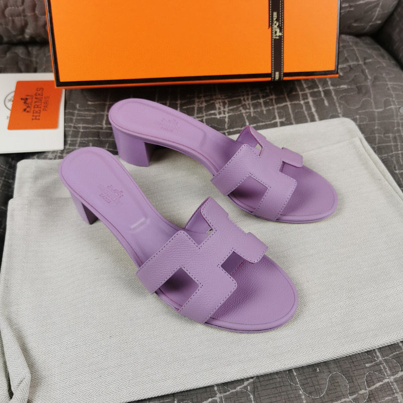 Hermès Nude Gladiator Sandals - Heel Detail View