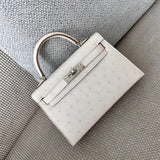  Effortless handbag carried on shoulder 10