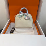  Sleek everyday bag front view