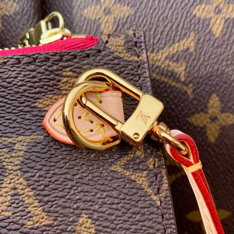Side profile of modern sleek women's handbag – women's everyday handbag