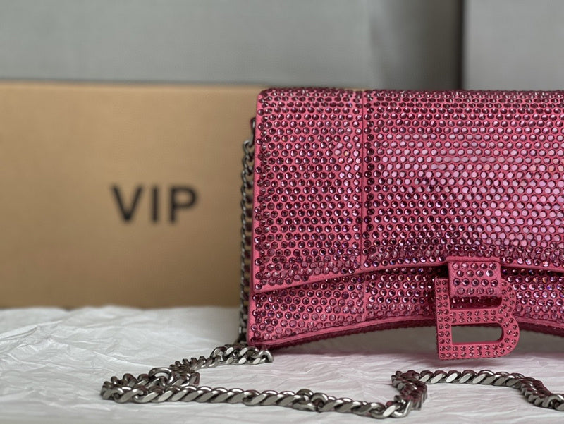 Zivas Charm Chic Craftsmanship Statement Handbag (Everyday Luxury Essential) – Close-Up Detail