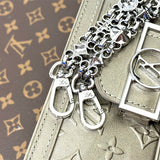  timeless shoulder bag styled with outfit