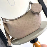  signature everyday bag detail view showing craftsmanship