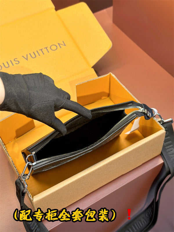  Timeless carryall bag carried on shoulder