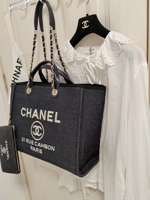 handbag, spacious everyday style, image 3