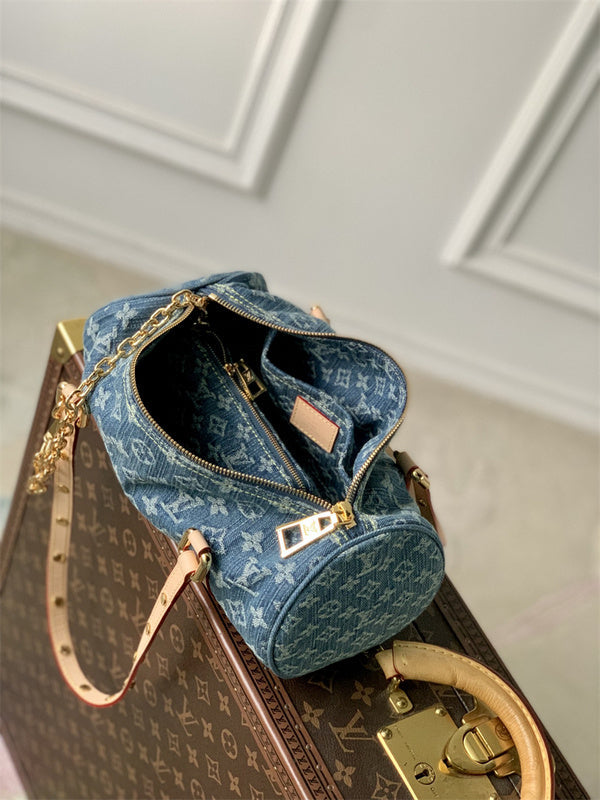  signature structured bag detail view showing craftsmanship 8