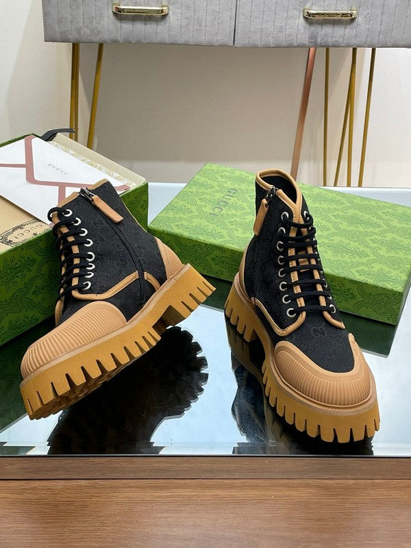 Gucci classic monochrome luxury sneakers view 5 everyday casual design
