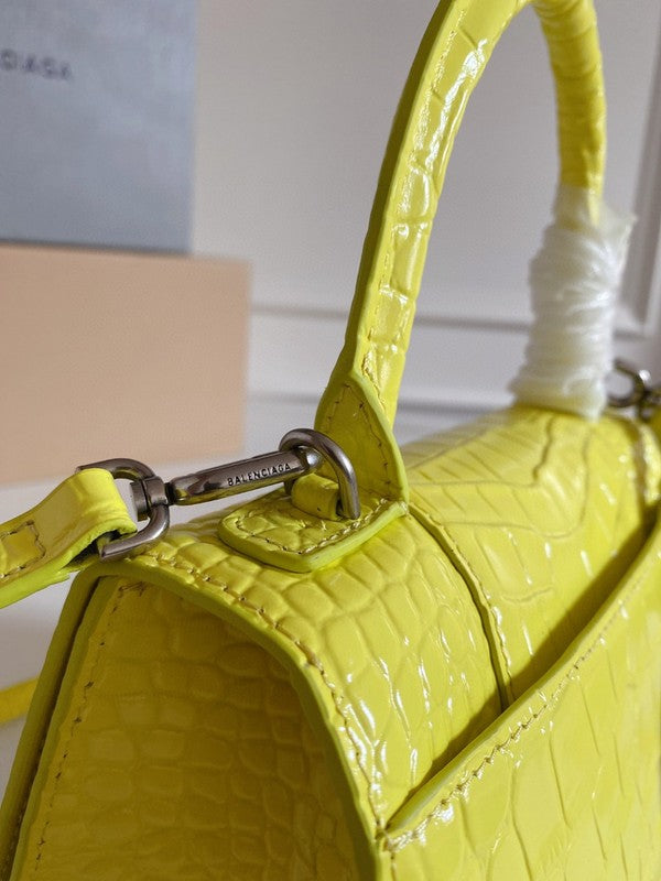 Zivas Charm Timeless Appeal Premium Handbag (Designer-Inspired Craftsmanship) – Styled Look