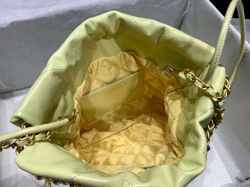 Zivas Charm Versatile Design Luxury Handbag (Thoughtfully Structured Design) – Detail View