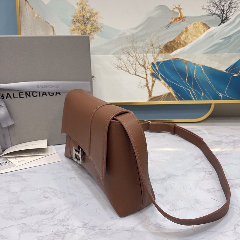 Zivas Charm Contemporary Flair Statement Handbag (Versatile Style Statement) – Lifestyle Shot