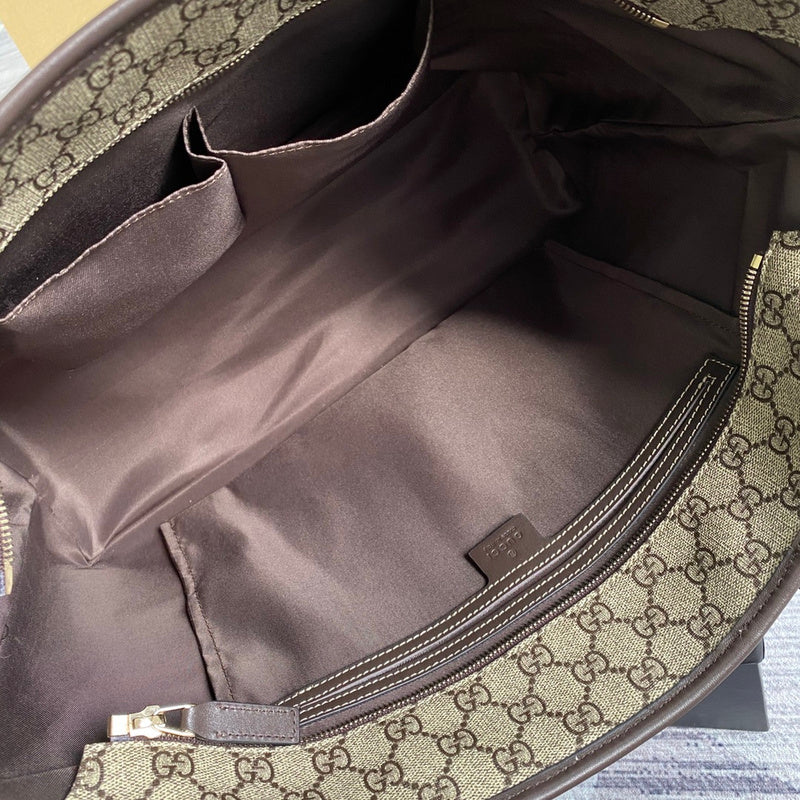 Close-up detail of everyday-luxe chic women's handbag – women's designer-style accessory