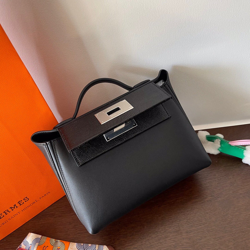 Interior view of poised premium bag
