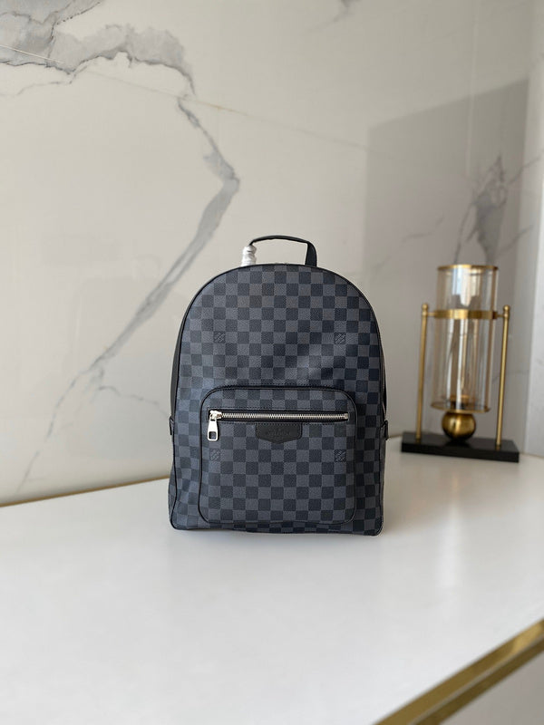 Front view of premium modern women's handbag – women's designer-style accessory