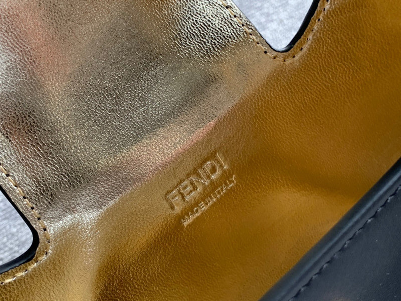 Ziva's Charm handbag – product shot (22cm*4.5cm*17.5cm)