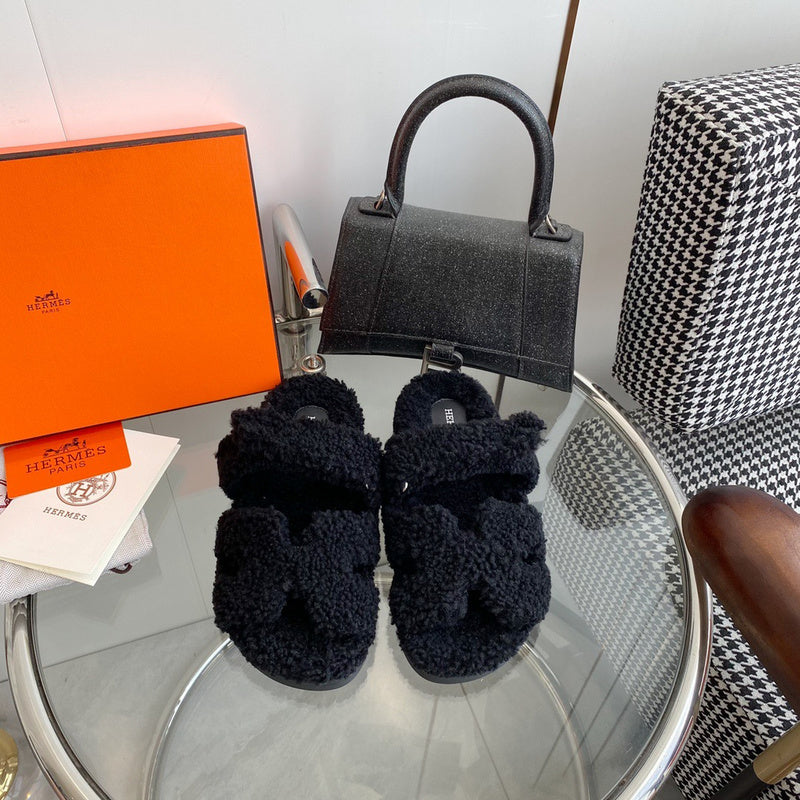 Hermès Grey Block Heel Pumps - Angled View