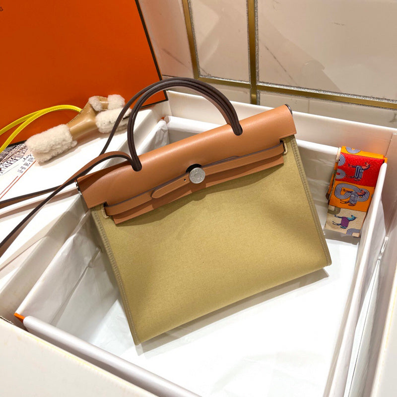 Interior view of effortless premium bag