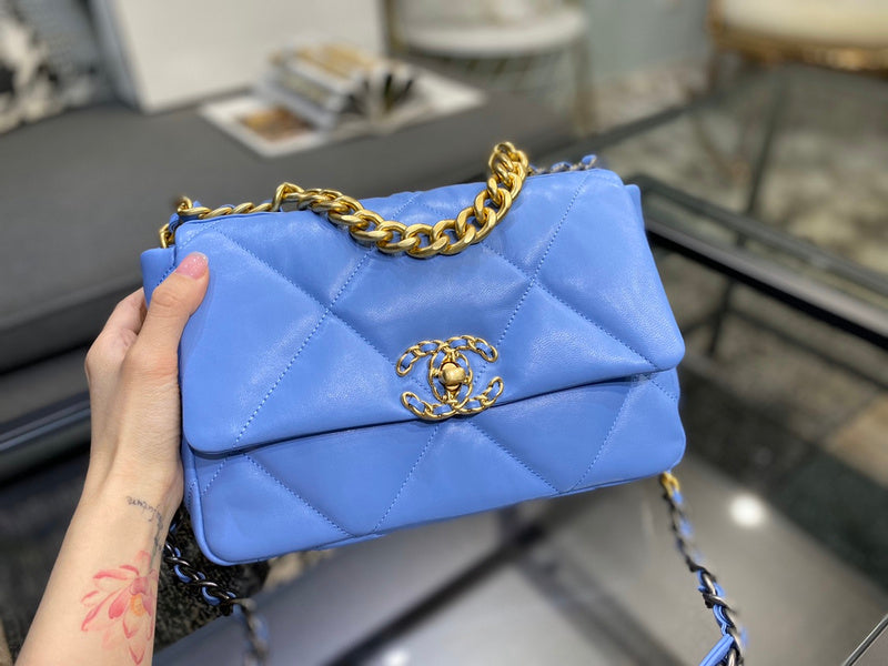  mid purse view 1