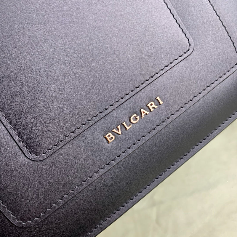 Elegant Vegan Leather Handbag - Refined Silhouette | Women's Everyday Carry Handbag #1683 - hardware and detail close-up (image 5) of designer-inspired handbag