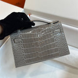  smart carryall bag detail view showing craftsmanship