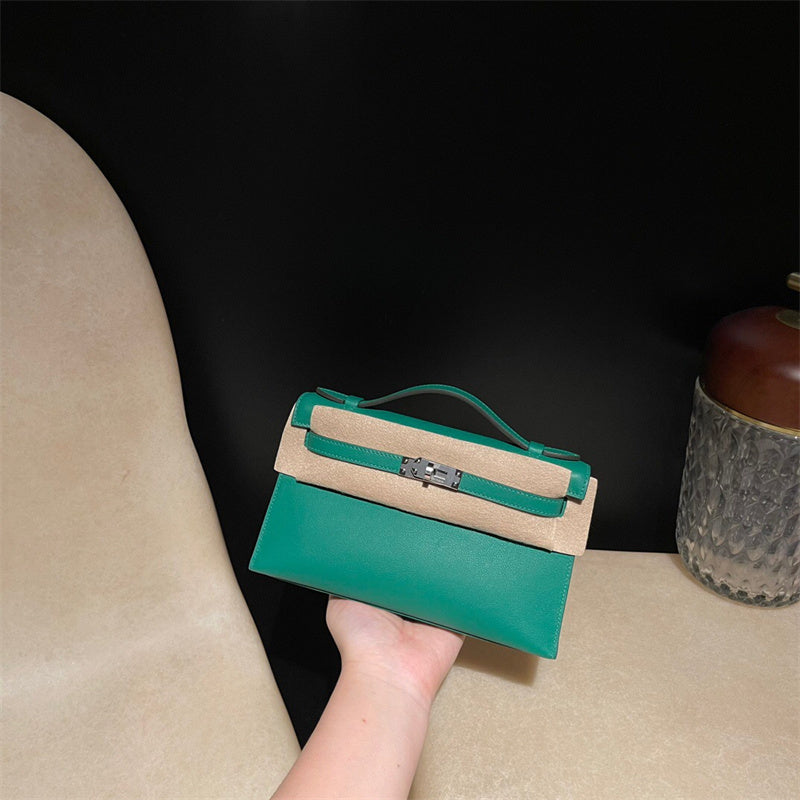  shopper bag interior and compartment view 27