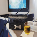  smart everyday bag styled with outfit