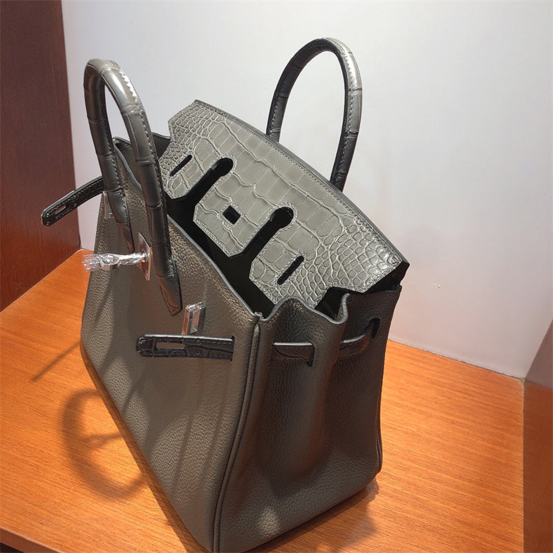  Smart carryall bag carried on shoulder 10