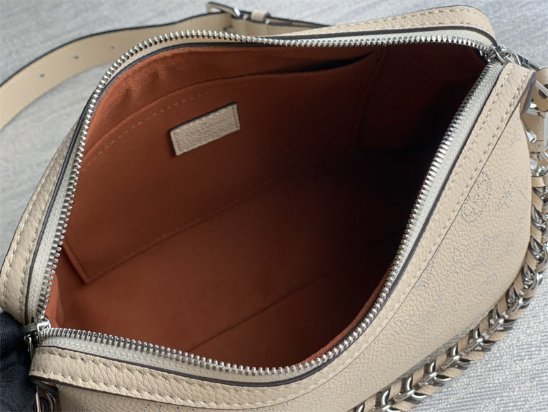  streamlined structured bag detail view showing craftsmanship 26
