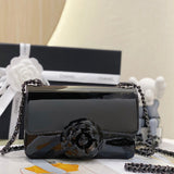  handbag, compact everyday style, image 2