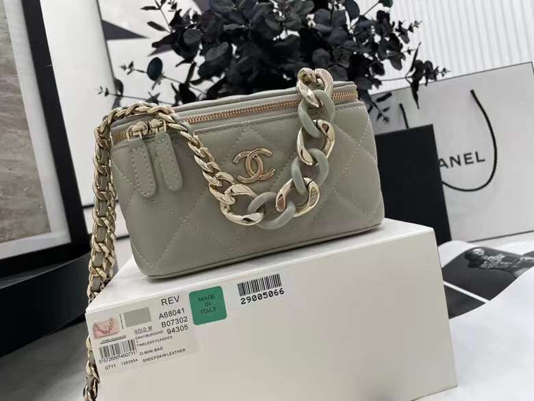  handbag, compact everyday style, image 1
