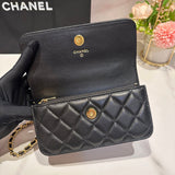 Ziva's Charm handbag – close-up view (one versatile size)