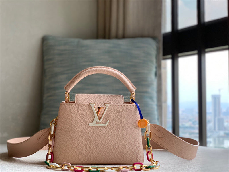  structured bag interior and compartment view 15