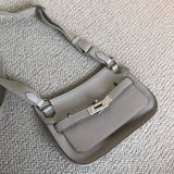  Sleek carryall bag front view 13