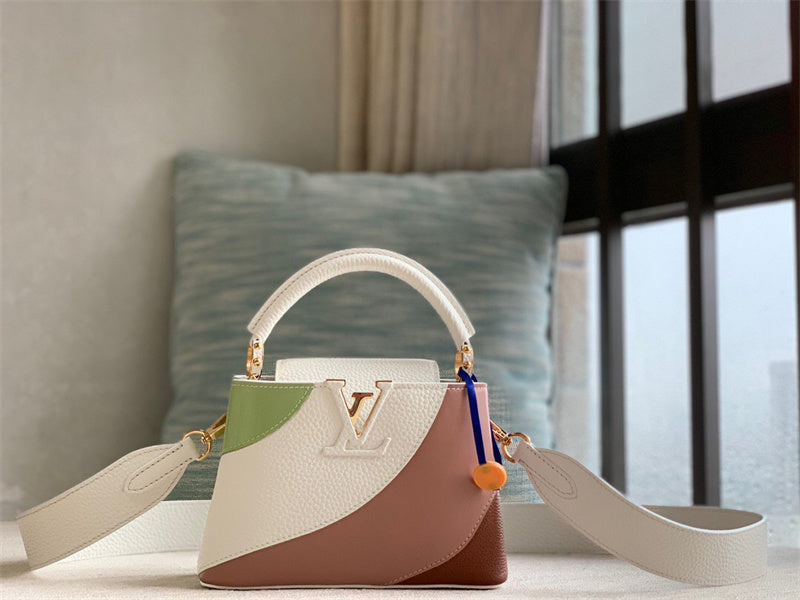  Statement shoulder bag front view 19