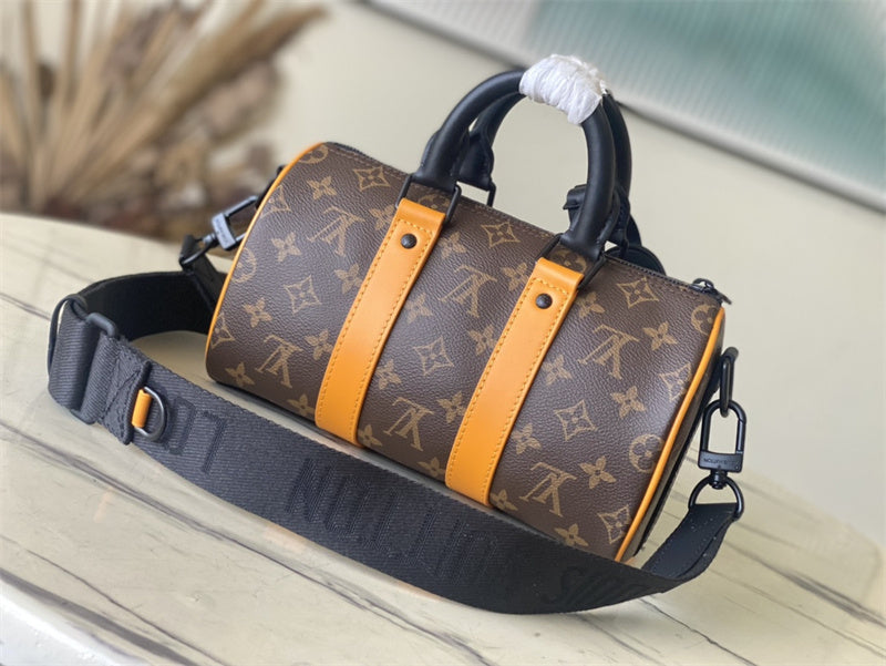  Versatile everyday bag carried on shoulder