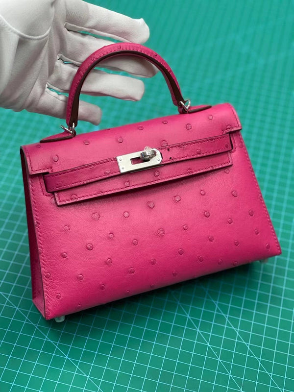 Structured handbag styled for everyday wear